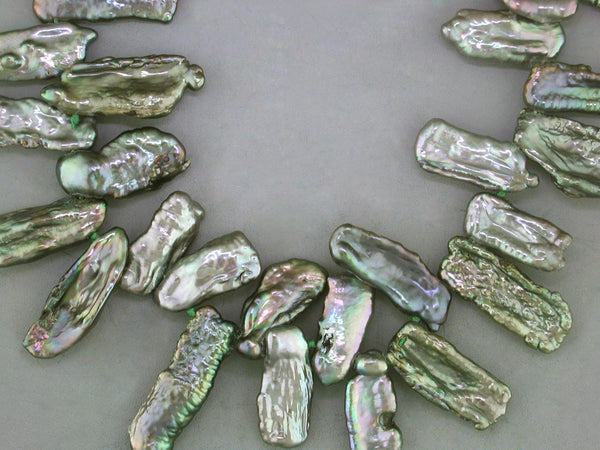 GREEN STICK PEARL NECKLACE