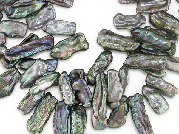 GREEN STICK PEARL NECKLACE