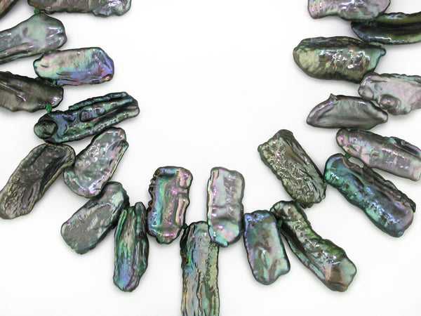 GREEN STICK PEARL NECKLACE