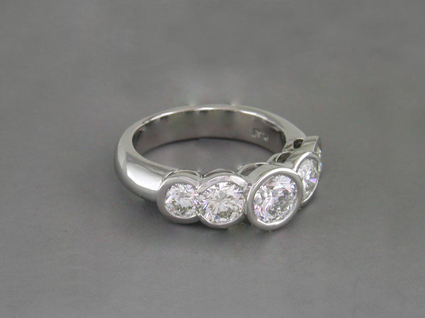 DIAMOND 5-STONE HALF-BEZEL RING