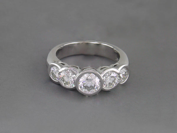 DIAMOND 5-STONE HALF-BEZEL RING