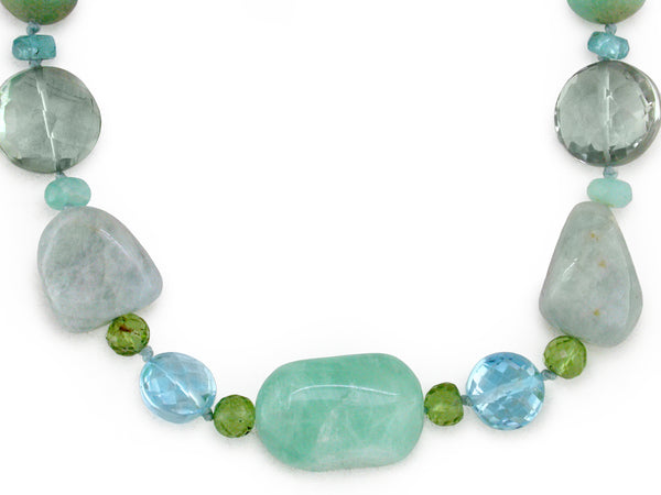 MULTICOLOR, MULTI-SHAPE CHUNKY GEMSTONE NECKLACE WITH AQUAMARINE CENTER