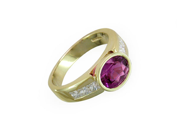 PINK SAPPHIRE & PRINCESS CUT DIAMOND RING