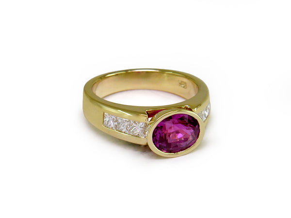PINK SAPPHIRE & PRINCESS CUT DIAMOND RING