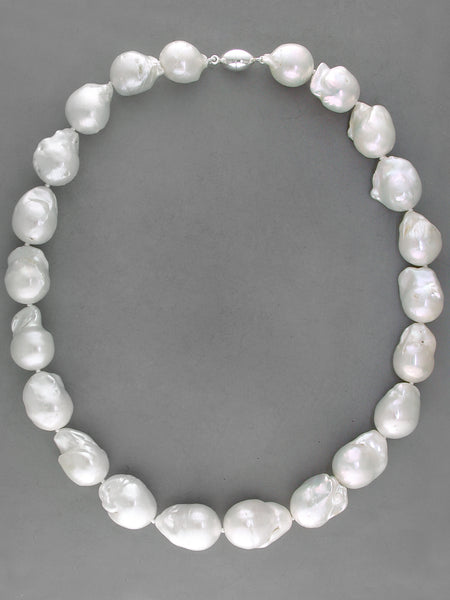 WHITE BAROQUE FRESHWATER PEARL NECKLACE